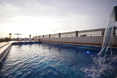 Nine Tree Luxury Hotel & Suites Lahore Отели рядом с достопримечательностью «Зоопарк Лахор»