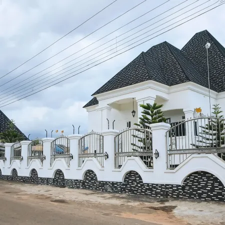 PoshLux Executive Hotel