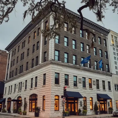 The Drayton Hotel Savannah, Curio Collection by Hilton