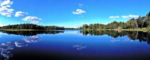 Serene Sunset View Lakehouse Near Cascade Mountain Hotels in Packwaukee