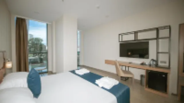 뉴 웨이브 호텔