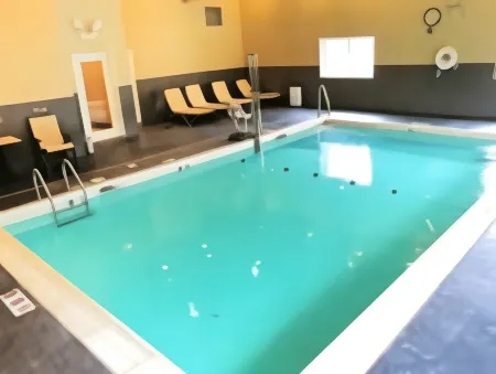 Holiday Inn Express & Suites Smithfield - Providence