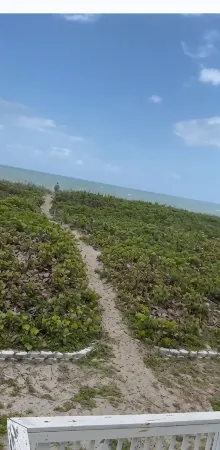 Sunrise Ocean View Property, Walk to the Sand!Huchinson Island 2Bed/2Bath