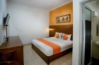 OYO 3787 Hotel Poncowinatan Hotels near Tugu Yogyakarta Monument