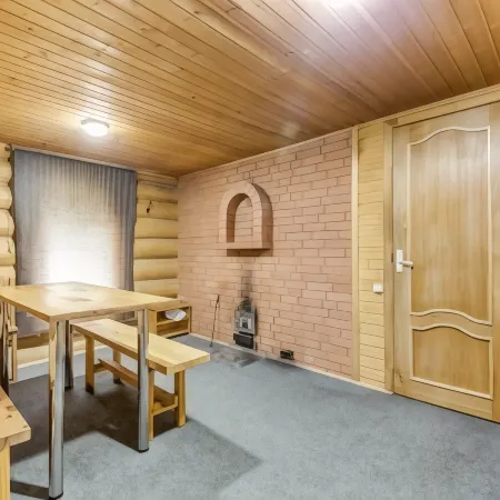 Турбаза «Озерный Берег» Отели рядом с достопримечательностью «Старый дом»