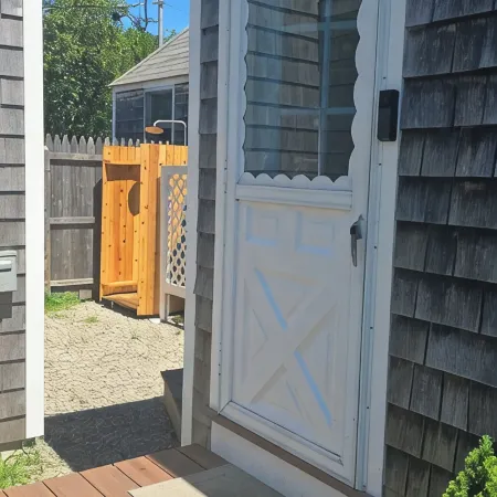 3-bedroom waterfront house with use of marina facilities in charming Jamestown!