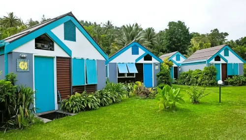 Beachouse Resort Hotels in Navutulevu