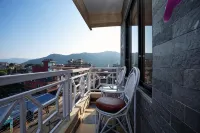 Hotel Orchid - Dağ Manzaralı