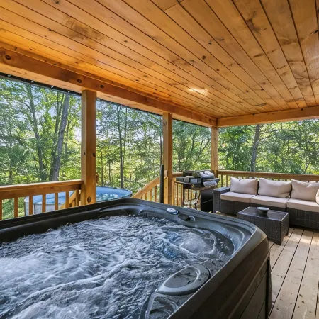 Cliff Haven at Red River Gorge 2-Bedroom Cabin with WiFi, AC, Fire Pit, Hot Tub