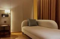 VOS Suites By BOLD - parking