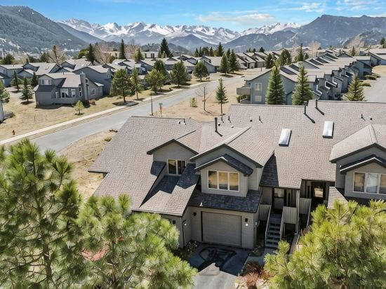 Hot Tub, King Beds, Mountain Views on Balcony & Patio