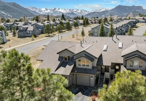 Hot Tub, King Beds, Mountain Views on Balcony & Patio