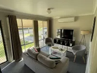 Comfortable 2-Bedroom Home in Mudgee “Rest Easy Mudgee” - บังกะโล