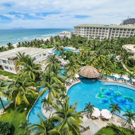 Olalani Resort & Condotel