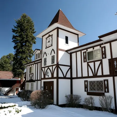 Fawn Valley Inn- 242