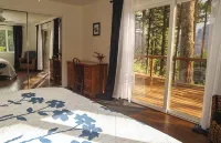 Farmstead Haven with River Views & Sauna - Homestays