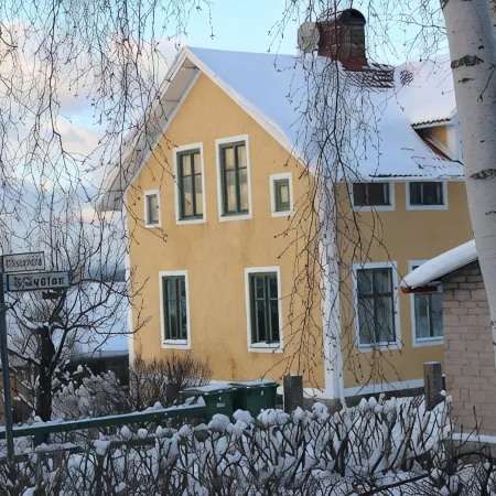 Character 2 bedroom ground floor unit in the heart of Gränna