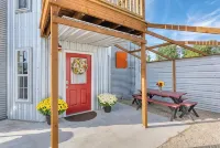 Panoramic Views & Dog Heaven at The Silo!