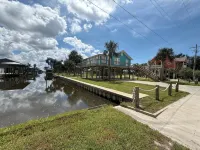 Tranquil 3-bedroom house on Canal in Horseshoe Beach. - Homestays