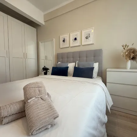Spacious 4-Bedroom Apartment in Central Bilbao – Perfect for Families & Groups