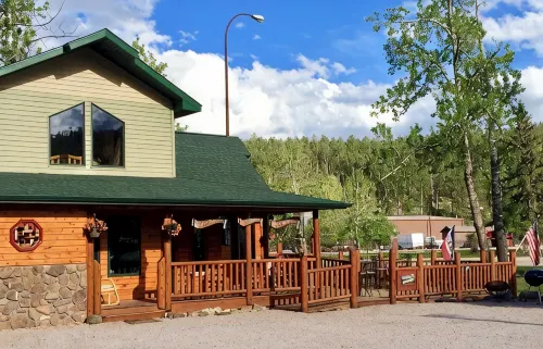 Mountain Peaks Inn, BEAR MOUNTAIN SUITE, Downtown Hill City