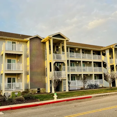 Escape to Elegance: Heron Harbor Condo, Your Bayside Retreat