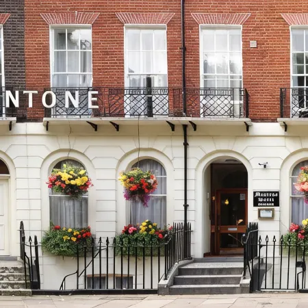 Mentone Hotel Отели рядом с достопримечательностью «Блумсбери»