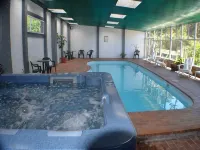 Deer Park Motor Inn Armidale - Swimmingpools