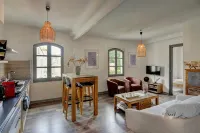 Bright apartment in historic building for a getaway