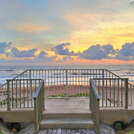 Beautiful Ormond Beach Condo... ON THE BEACH!