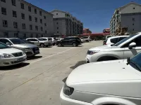 Tianxiang Shengyan Hotel - parking