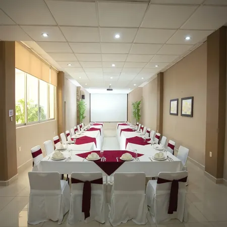 Hotel Fray Junipero Serra