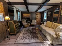 Private, Cozy Cottage in the woods