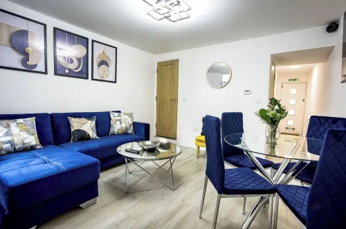 COSY CRUISE CRIBS - MODERN HOME FROM HOME - CENTRAL LOCATION. - Bungalows
