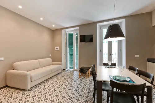 Via ROMA 52 Large Apartament (up to 8) - 3-Star
