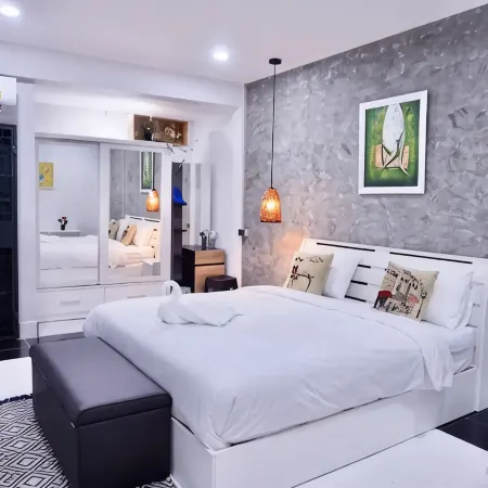 P'Ja House by Lorenzo Property