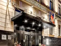 Dom Boutique Hotel 섬머 가든 주변 호텔