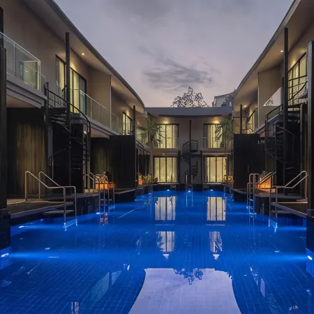 Luminous Resort & Spa by Areca Отели рядом с достопримечательностью «Ват Кетхо Пхукет»