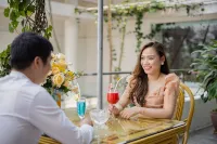 Century Riverside Hue - bar