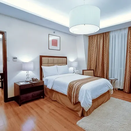 Crown Regency Hotel & Towers