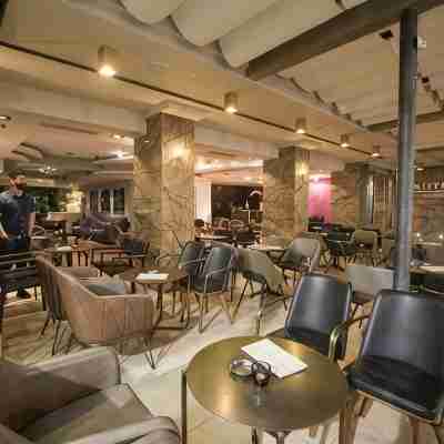 Mistral Hotel Dining/Meeting Rooms