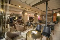 Mistral Hotel - ติดทะเล