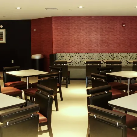 Comfort Inn & Suites Near Stadium Отели рядом с достопримечательностью «168 улица»