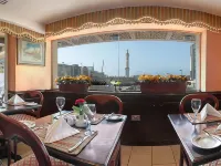 Arabian Courtyard Hotel & Spa Các khách sạn gần Chợ Meena Bazaar