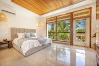 Private Luxurious Beachfront Villa with Chef, Household Staff, Concierge - Villas
