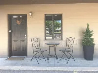 The Raccoons Den in the quaint Village of Aurora Hotels in 
