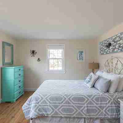 Elbow Inn: Private Retreat with Two Master Suites Rooms