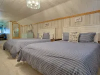 Peaceful Lake House - Brand New Remodel Hotels in Fulton County