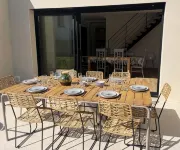 Large house with garden and Jacuzzi -close to beach center-for up to 11 people-. - Homestays