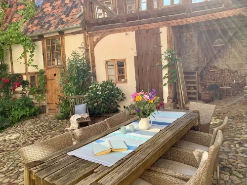 Erholung mit Hof-idylle & Kamin im Einmaligen Denkmal von 1477, 120qm, Parkpl - 4-Star